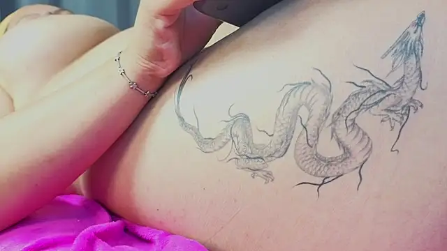 Larissa_Antonella Chat XXX in diretta