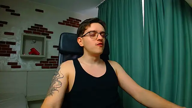 FelixStarkk: онлайн-секс-чат