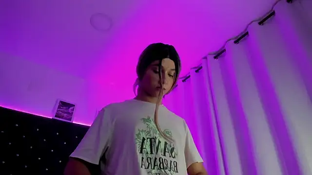 BellaRoge's Live XXX Chat