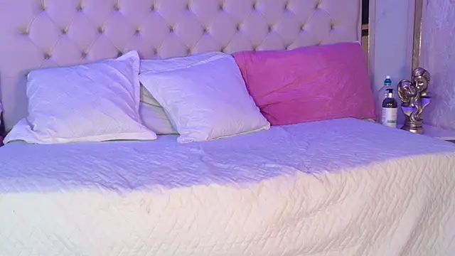 Emaa2_sm Show in webcam