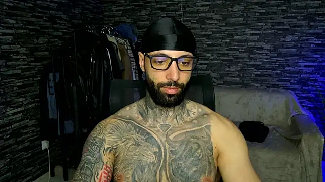 MasculineGuy99 Show in webcam