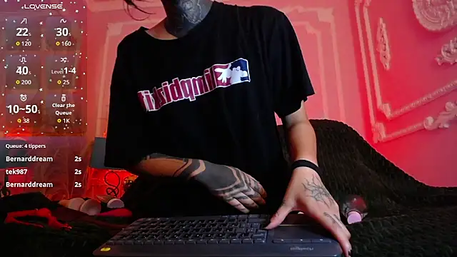 Kat_VonDe's Live XXX Chat