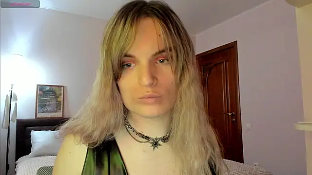 milliKira006 Show in webcam