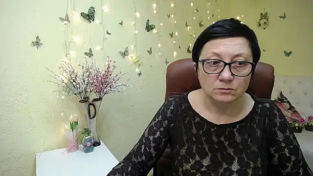 EmilyL0ve's Live XXX Chat