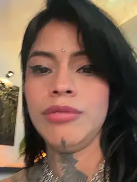 ReynaTatty: онлайн-секс-чат