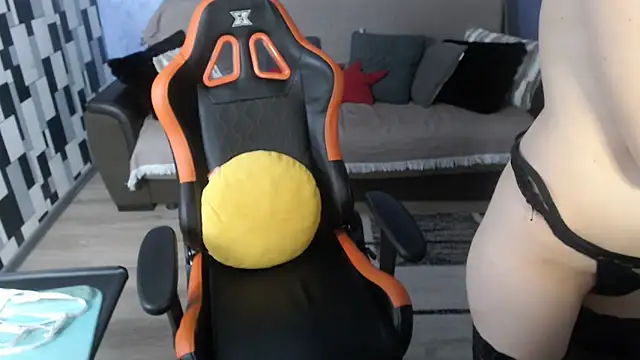 NycolleSweet37 Show in webcam