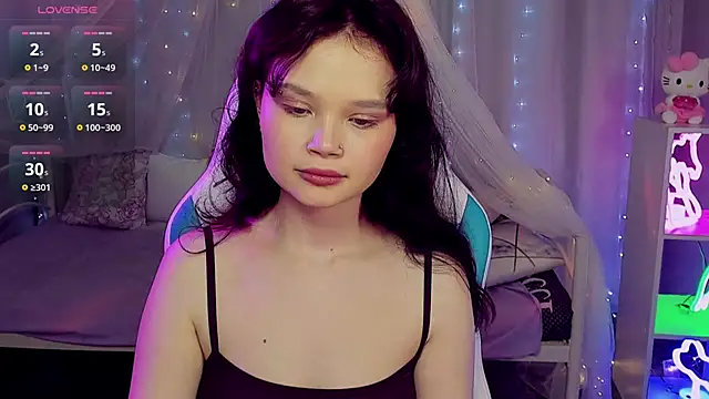 EmilyChavesのライブXXXチャット