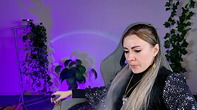 Kumiho_7777 Show in webcam