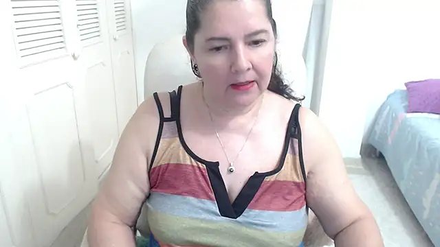 leonela_69's Live XXX Chat