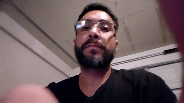 Forbidden_daddy's Webcam Show