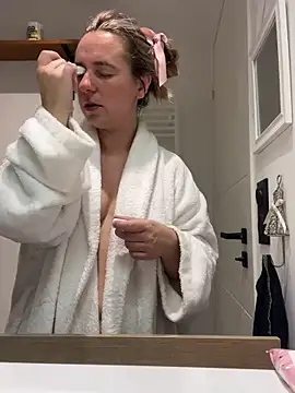 lyajoliee's Live XXX Chat