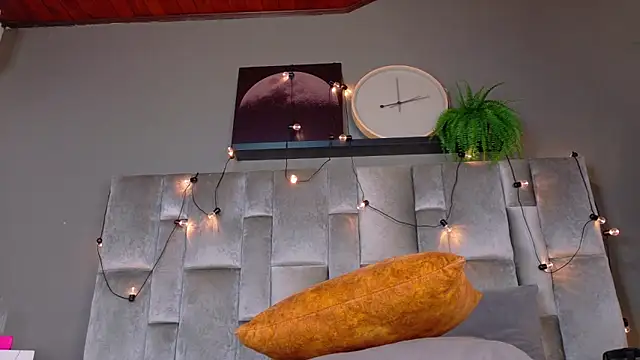 Meganlove__ Chat XXX in diretta