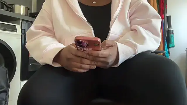 nanaisbackkのライブXXXチャット