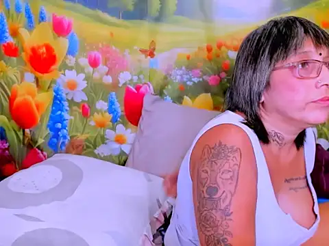 Chat +18 de indianroxy ao vivo