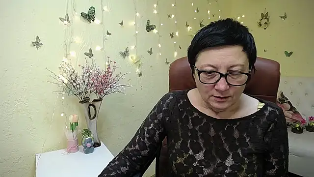 EmilyL0ve's Live XXX Chat