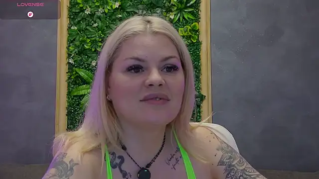 Czat XXX na żywo – Issa_Jo