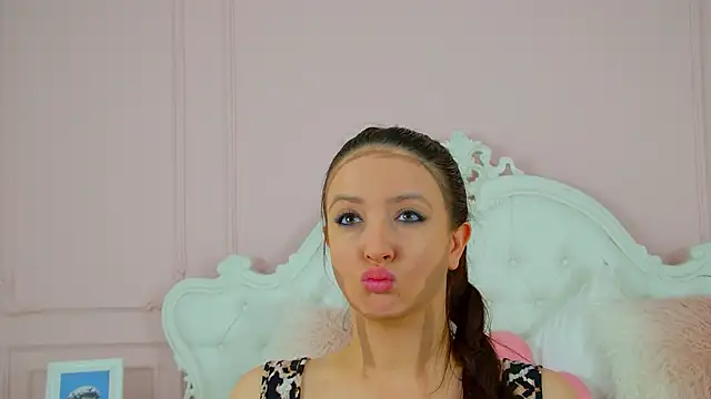 Chatroom XXX en direct de ElinaBellucci