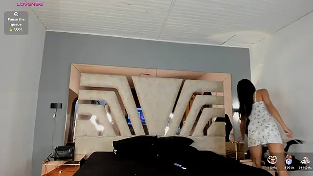 REINA_ADAHARA Chat XXX in diretta