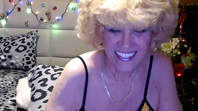 دردشة HappyWomanOn الجنسية المباشرة