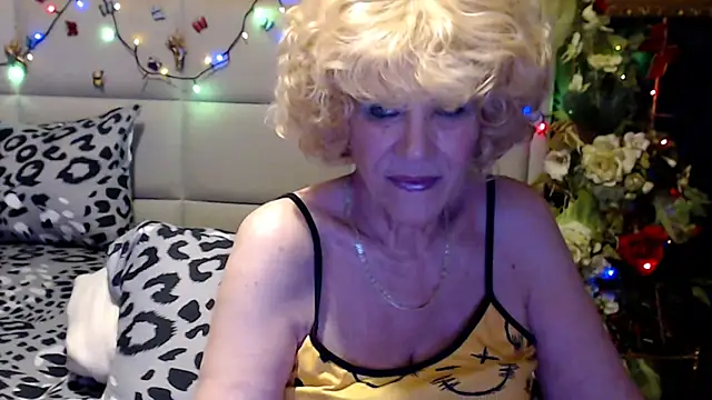 HappyWomanOn Chat XXX in diretta