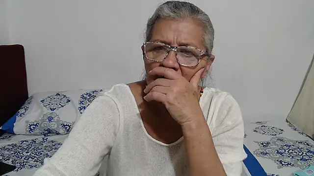 Show modela candy_mature_ na web-kameri