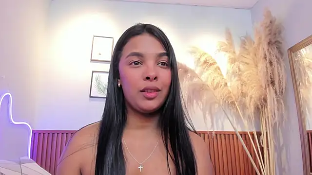 MIAROGGERSS লাইভ XXX চ্যাট