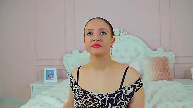 Chat XXX en directo de ElinaBellucci