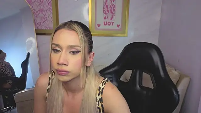 Evy_Luxx_v Adlı Modelin Web Kamerası Şovu