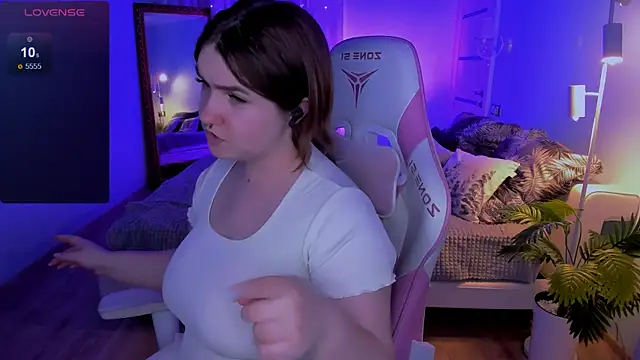 lovelyy_julia: онлайн-секс-чат