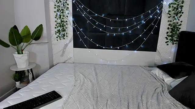 Chat +18 de Jena_Mi1ler ao vivo