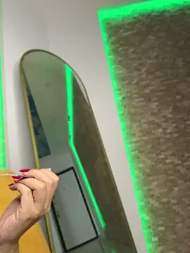 Devils__den Adlı Modelin Canlı XXX Sohbeti