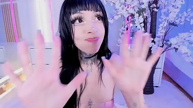 SalemBlackrose Show in webcam