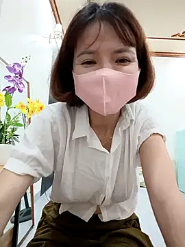 Emma_Linh 现场性爱视讯表演