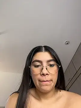 Julieta_Hornyx 现场性爱视讯表演