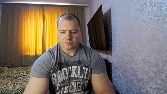 Show modela EdwinStalker na web-kameri