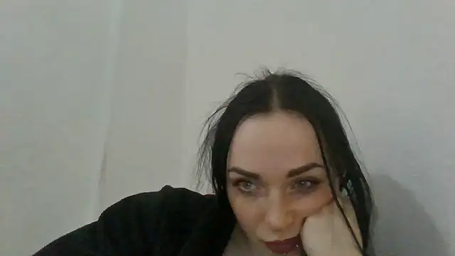 Trinsy_Love Adlı Modelin Canlı XXX Sohbeti