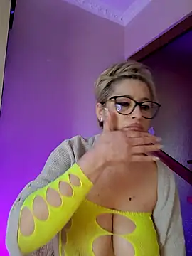 LunaBlaise élő XXX-chatje