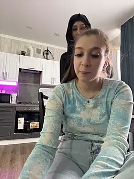 Chatroom XXX en direct de FlexibleDoll_