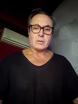 Guskiss' Live XXX Chat