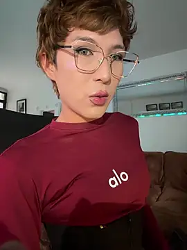 Show modela Conny_777 na web-kameri