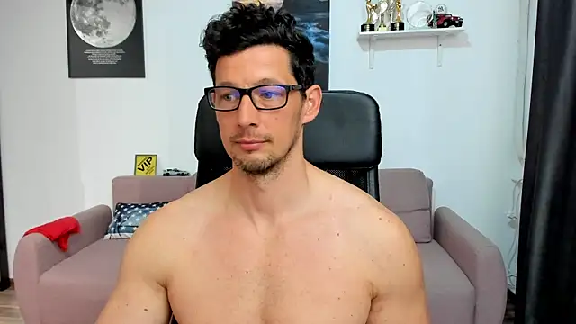 BrutusK08 Show in webcam