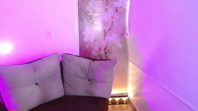 milfrousse's Live XXX Chat