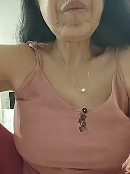 NakedMILFx 现场性爱视讯表演