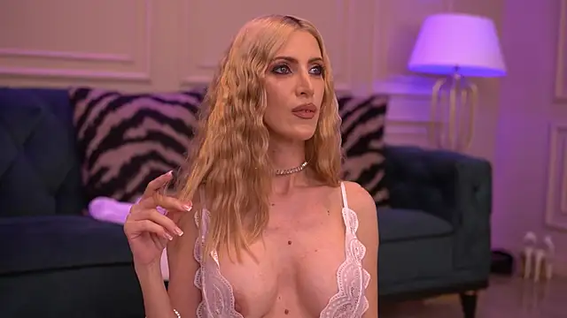 EllaBlake Adlı Modelin Canlı XXX Sohbeti
