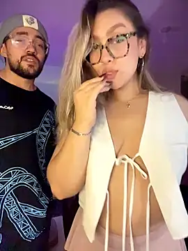 Im_sophiie Show in webcam