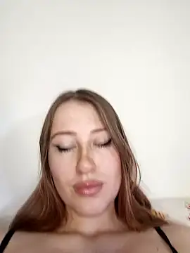 Susiee_Redd Chat XXX in diretta