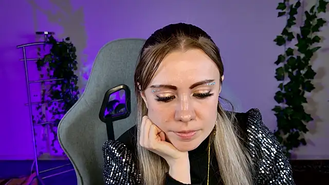 Kumiho_7777 Show in webcam