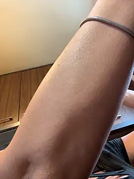 Hotmomcheckk_'s Live XXX Chat