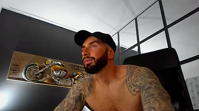 AronGrant লাইভ XXX চ্যাট