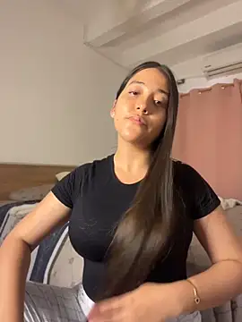 Nhefertary Adlı Modelin Canlı XXX Sohbeti